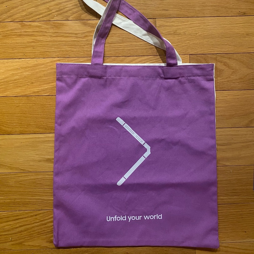 K-pop BTS x Samsung official merchandise - Picture 2 of 5